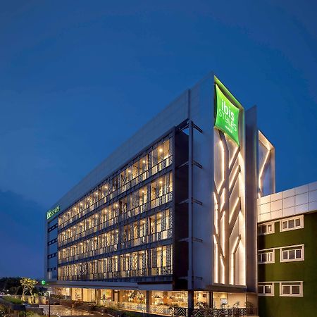 Ibis Styles Jakarta Sunter מראה חיצוני תמונה