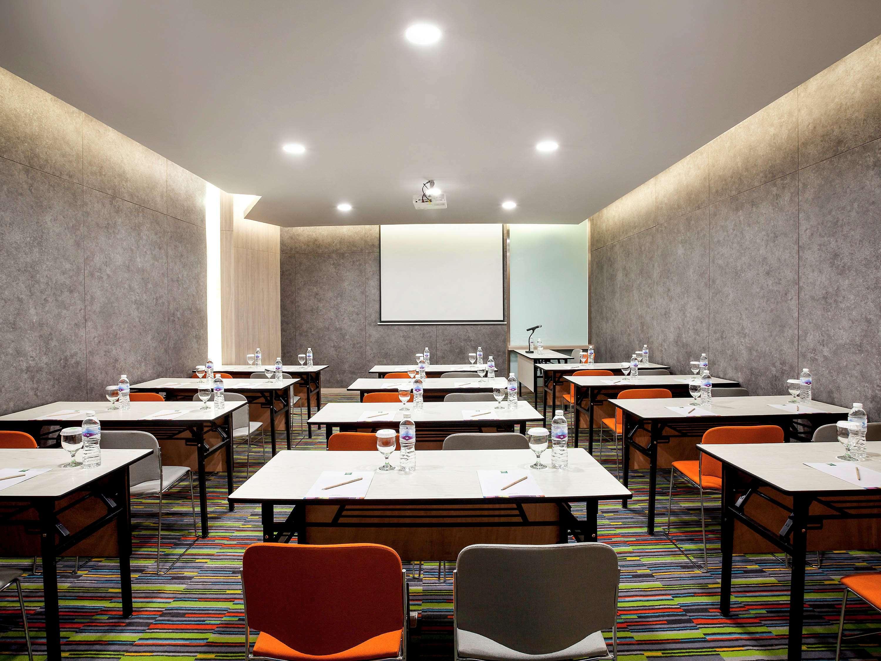 Ibis Styles Jakarta Sunter מראה חיצוני תמונה