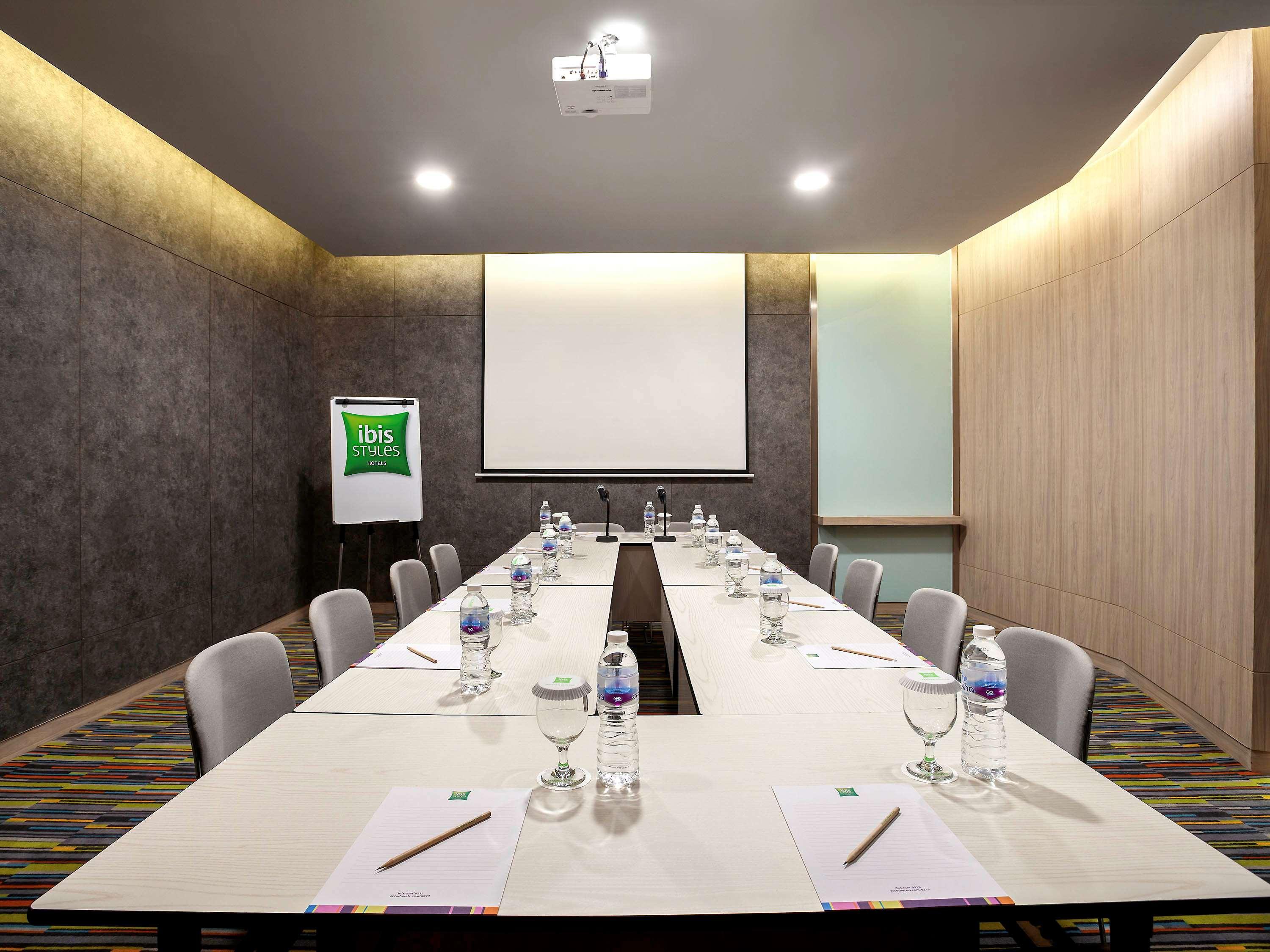 Ibis Styles Jakarta Sunter מראה חיצוני תמונה