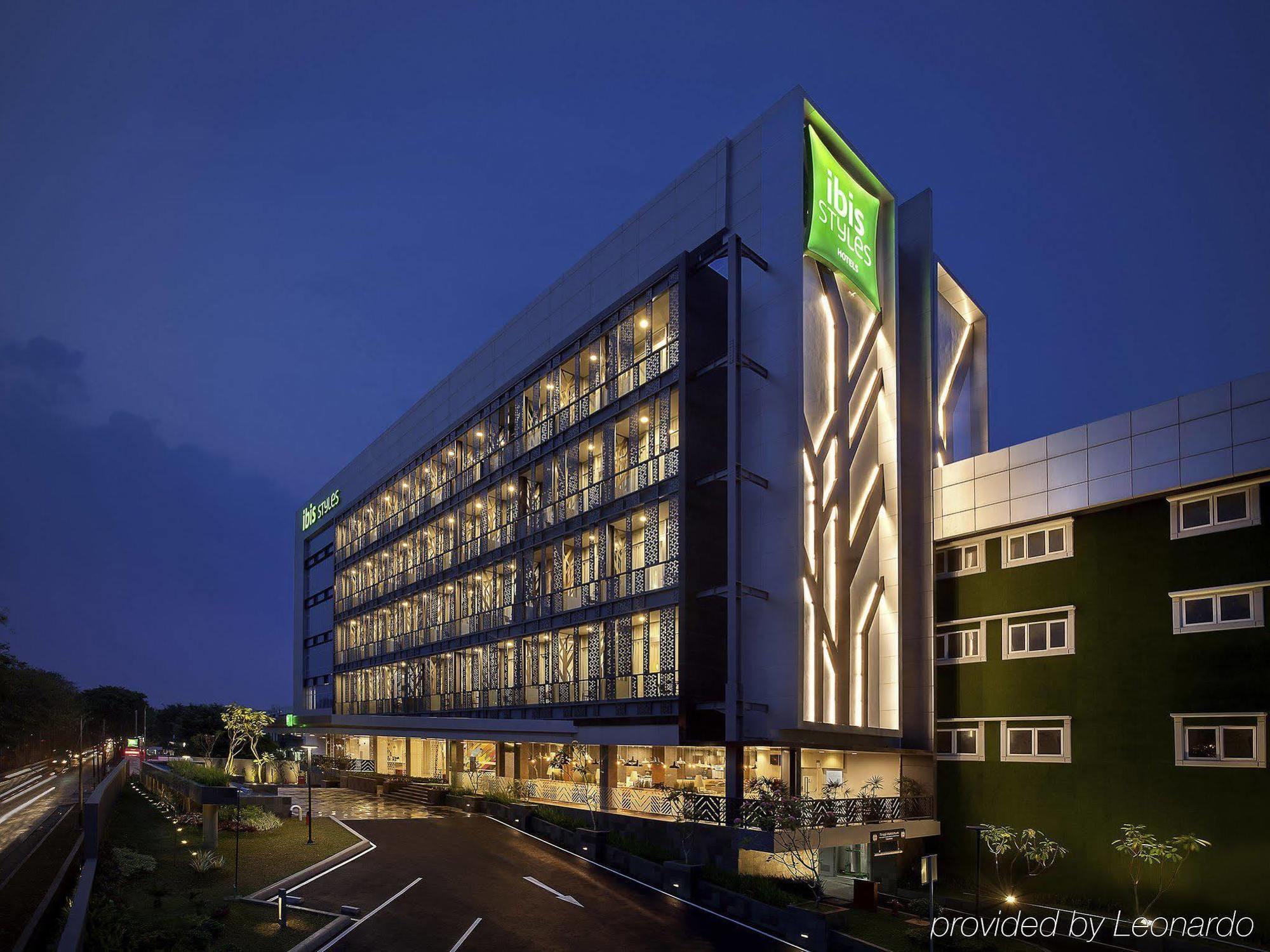 Ibis Styles Jakarta Sunter מראה חיצוני תמונה